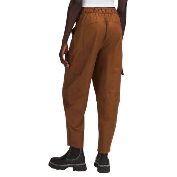LULULEMON Light Cargo Pocket High-Rise Pant in Roasted Brown Size 26 - Picture 2 of 7